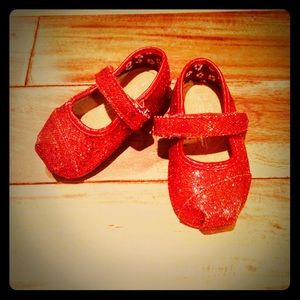 Red glitter Toms 3c